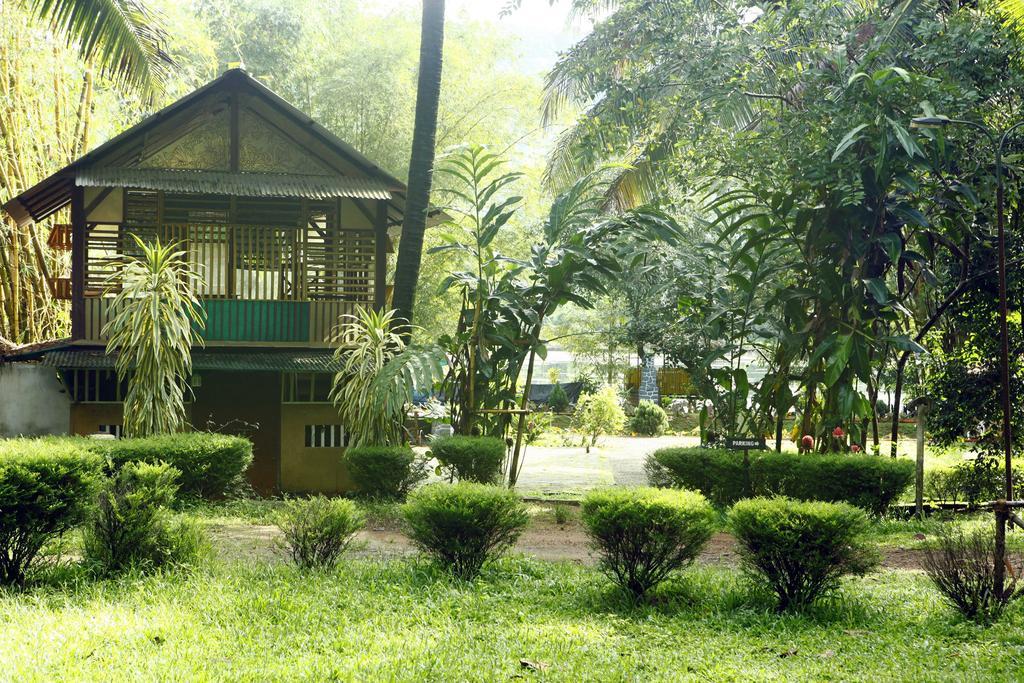 Soma Birds Lagoon Hotel Kotamangalam Екстериор снимка