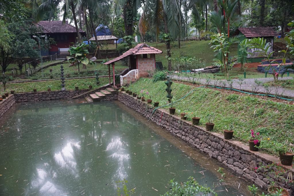 Soma Birds Lagoon Hotel Kotamangalam Екстериор снимка