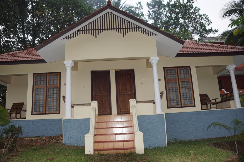 Soma Birds Lagoon Hotel Kotamangalam Екстериор снимка