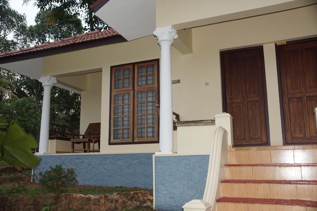 Soma Birds Lagoon Hotel Kotamangalam Екстериор снимка